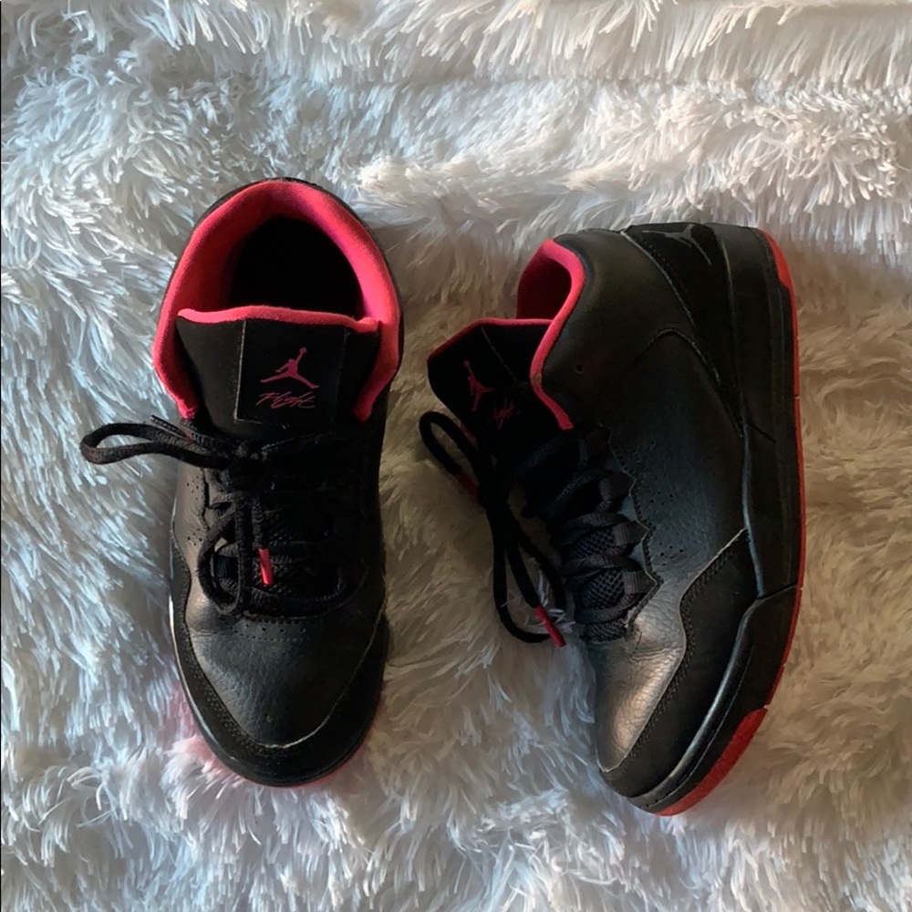Pink & Black Jordan Flight Tennis Shoes